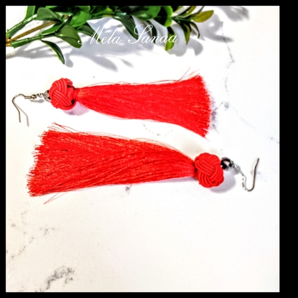 🍒5/$30-Vibrant Fiery Red Tassel Earrings🍒 - Picture 4 of 5